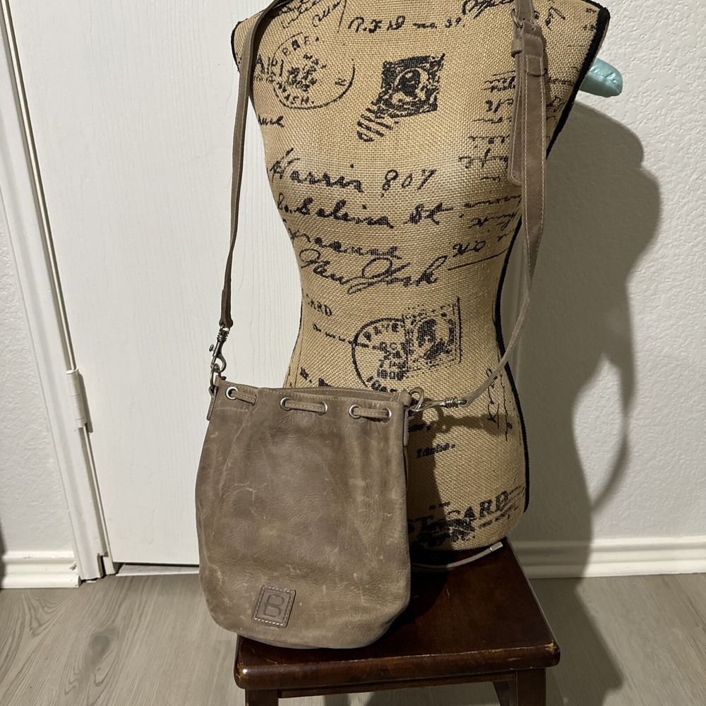 Brave 1992 Crossbody Bucket Bag Tan 100% Leather Made In Canada EUC
